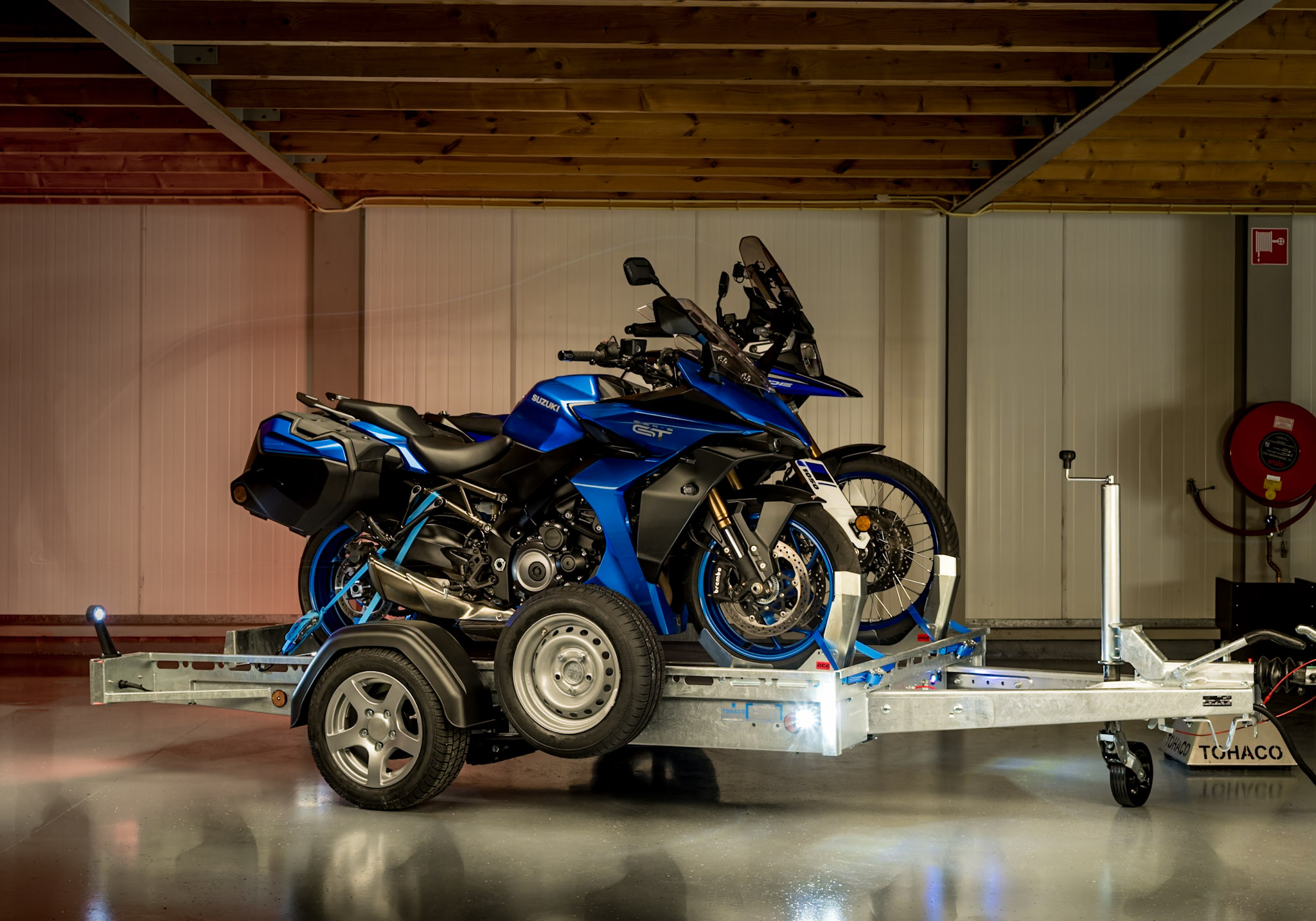 Motor op trailer Zwolle - motoraanhanger huren Zwolle